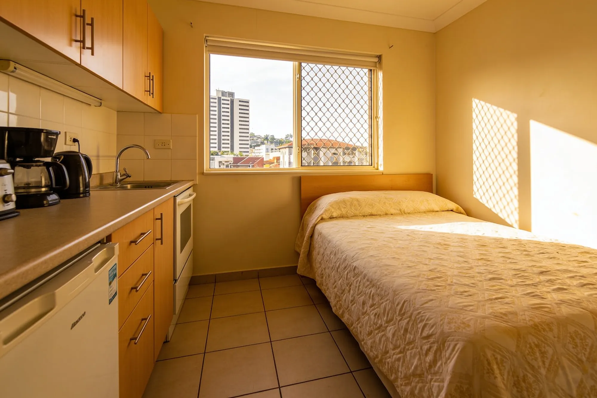 Bayside Hotel & Self Catering 110 West Street