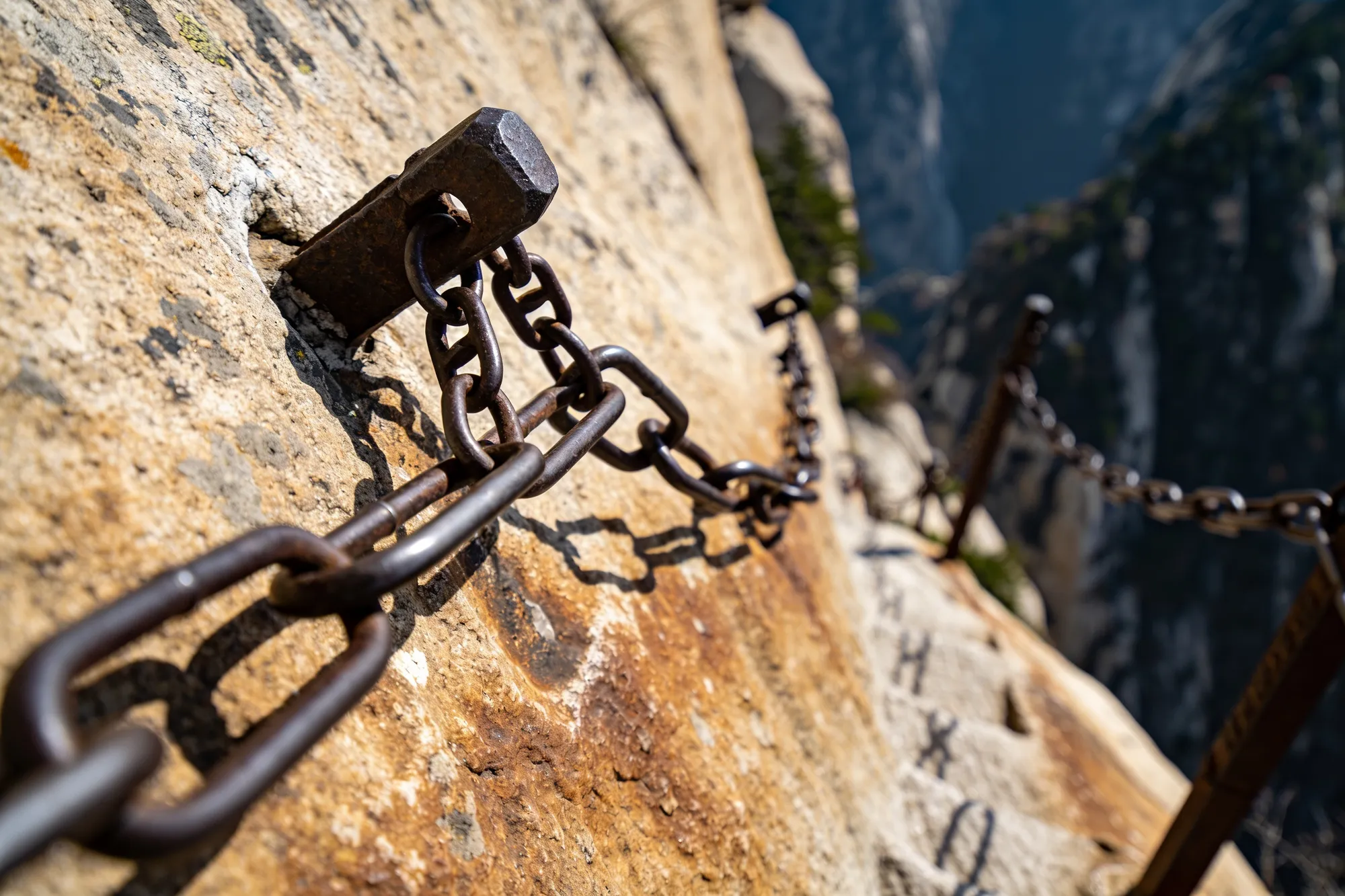 Foto — La escalera de cadenas en el cañón