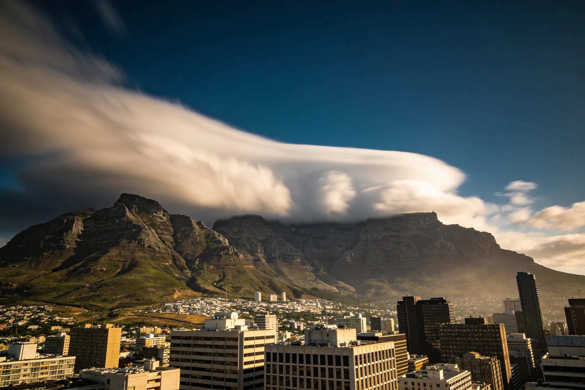 Photo — "Tablecloth" cloud over the plateau