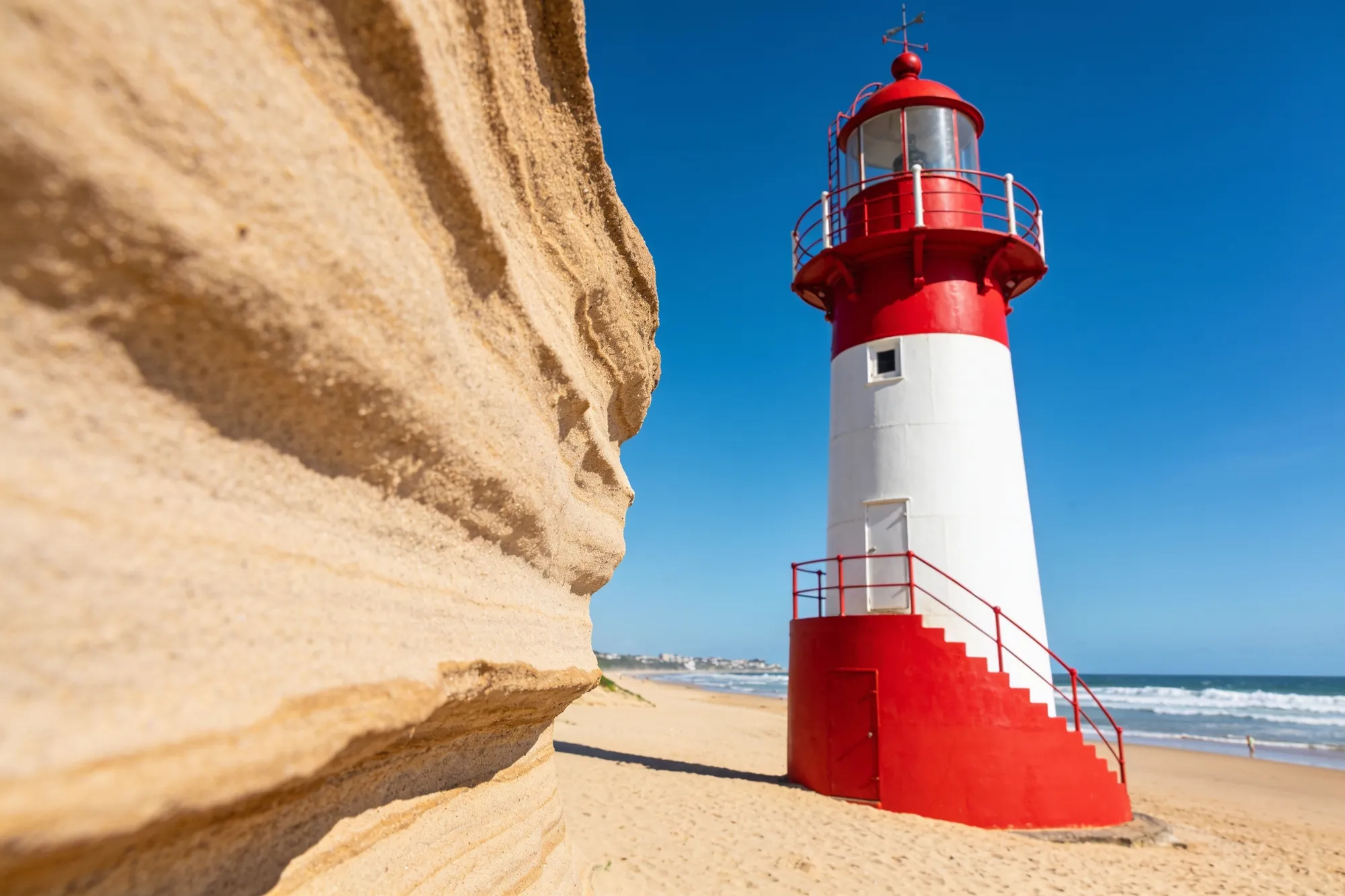 Photo — The red-and-white lighthouse