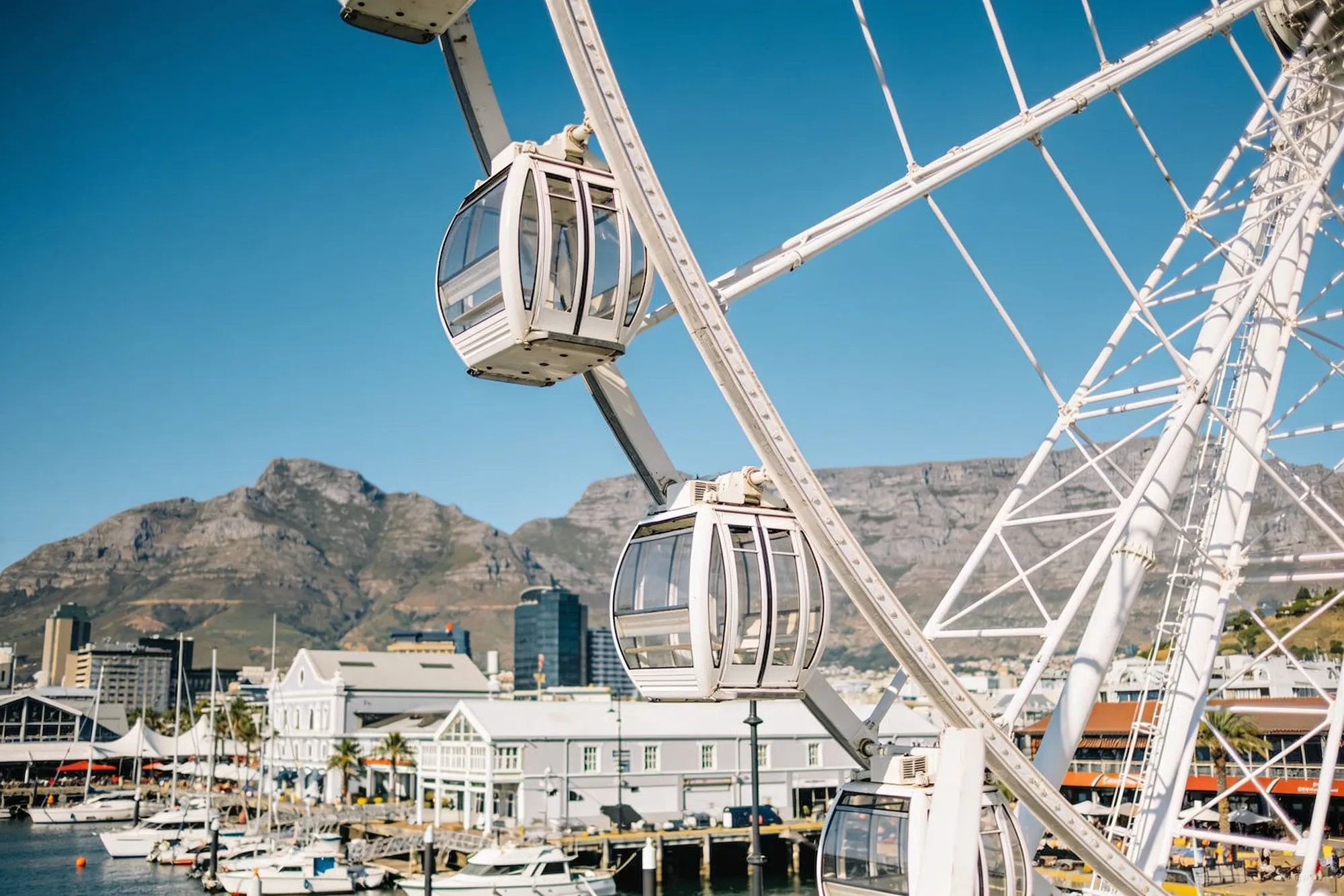 Photo — The Cape Wheel above the harbour